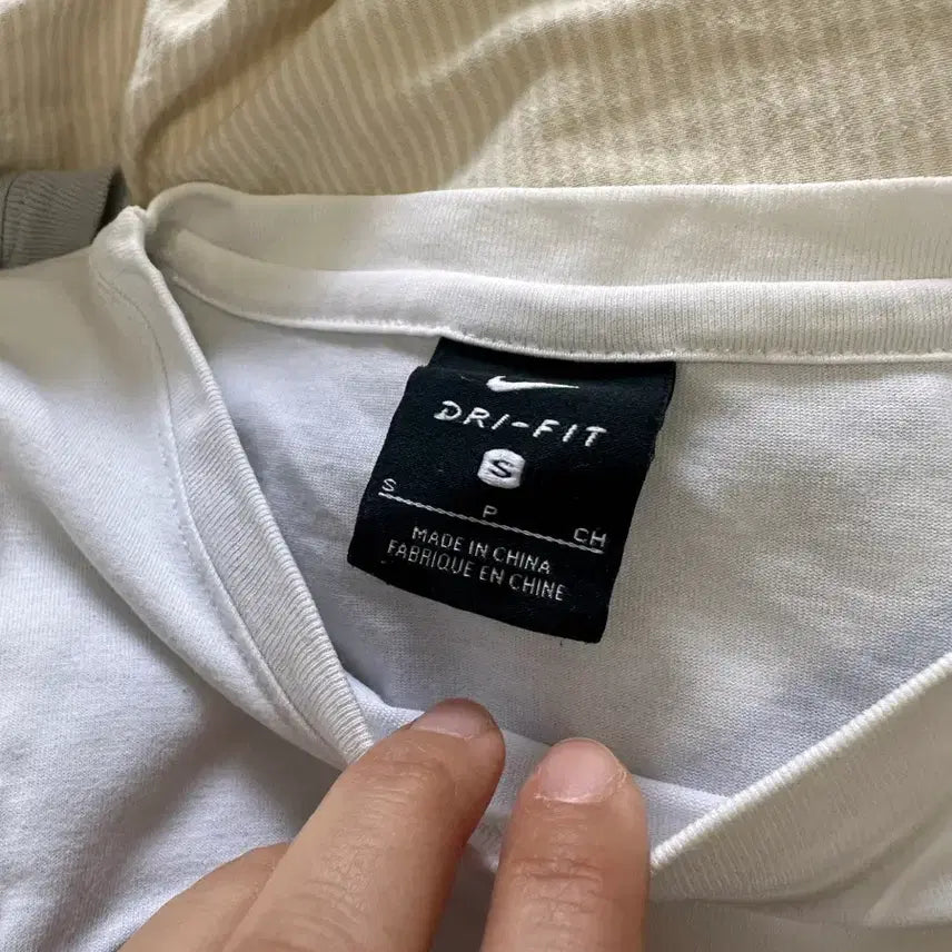 [BUNJANG] Nike &amp; Adidas Dry-Fit T-Shirts Bundle (Size S) / 4벌) 나이키드라이핏 나이키반팔 나이키스우시 아디다스반팔