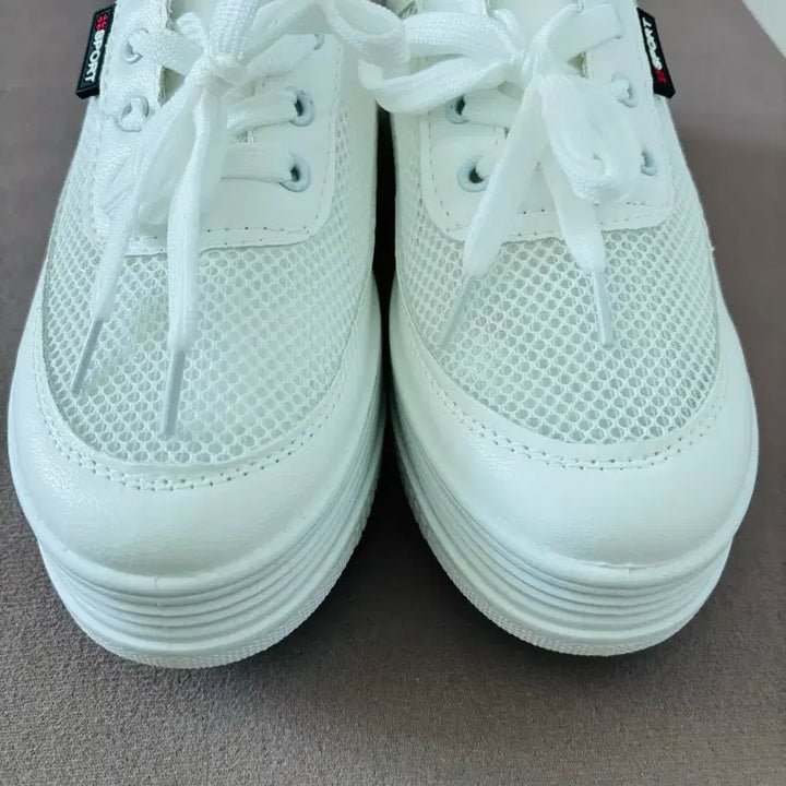 [BUNJANG] White Mesh Sneakers Mules / 화이트 메쉬 스니커즈 뮬240
