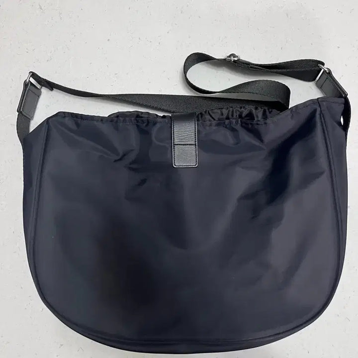 [BUNJANG] Hatching Room Wavy Bag / 해칭룸 웨이비백