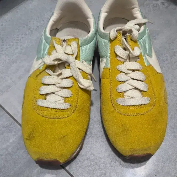 [BUNJANG] Nike Pre Montreal Racer Vintage Yellow Mint Sneakers / 나이키 프레 몬트리올 레이서 빈티지 옐로우 민트 240