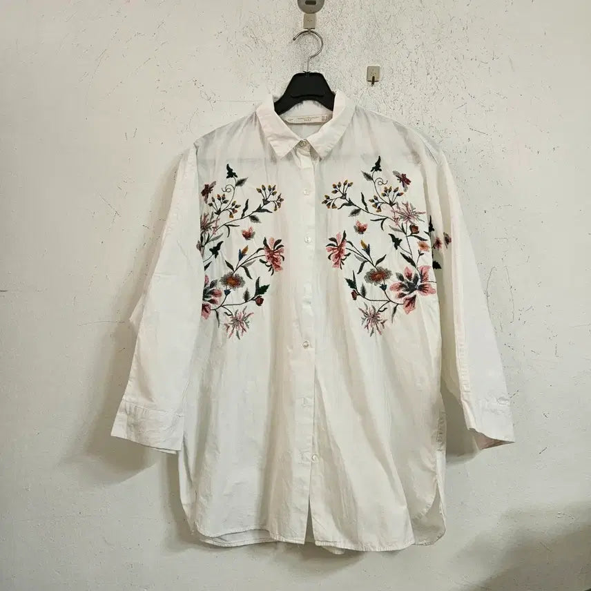 [BUNJANG] Zara White Flower Embroidery Shirt / 자라 화이트 플라워 자수 셔츠