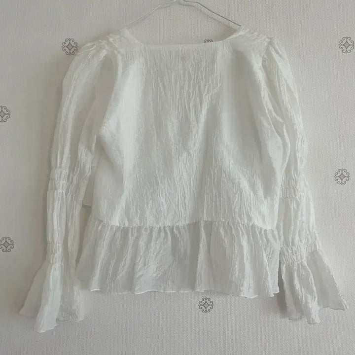 [BUNJANG] Square Neck Frill Blouse / 스퀘어넥 프릴 블라우스