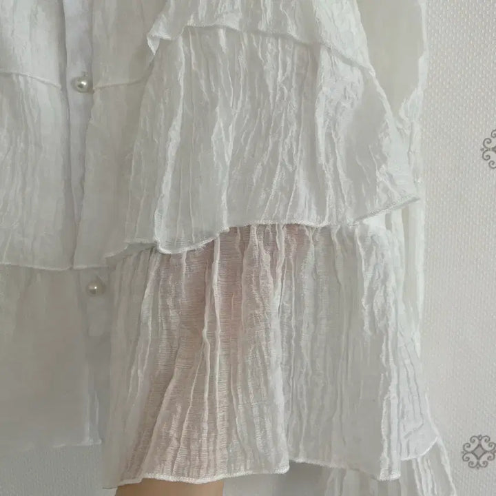 [BUNJANG] Square Neck Frill Blouse / 스퀘어넥 프릴 블라우스