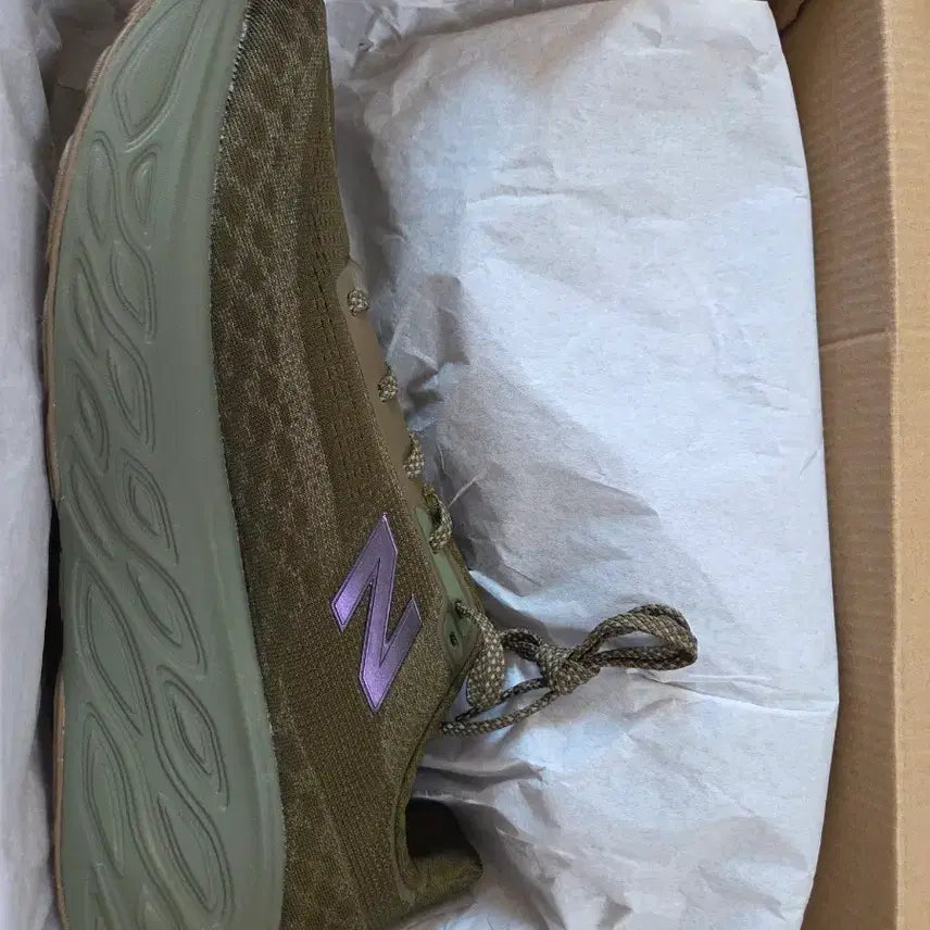 [BUNJANG] New Balance Fresh Foam 1080 v14 Running Shoes / 뉴발란스 프레쉬폼 1080 v14 런닝화 카키 올리브 265미리