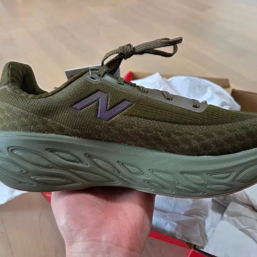 [BUNJANG] New Balance Fresh Foam 1080 v14 Running Shoes / 뉴발란스 프레쉬폼 1080 v14 런닝화 카키 올리브 265미리
