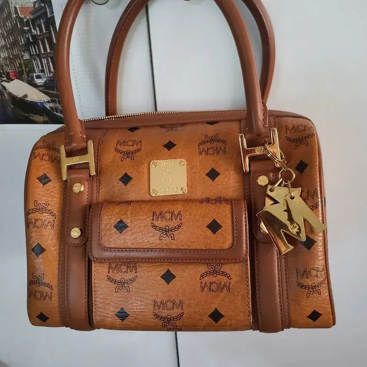 [BUNJANG] MCM Logo Tote Bag with Sungjoo House / MCM 가방 토트백 성주택 있어요