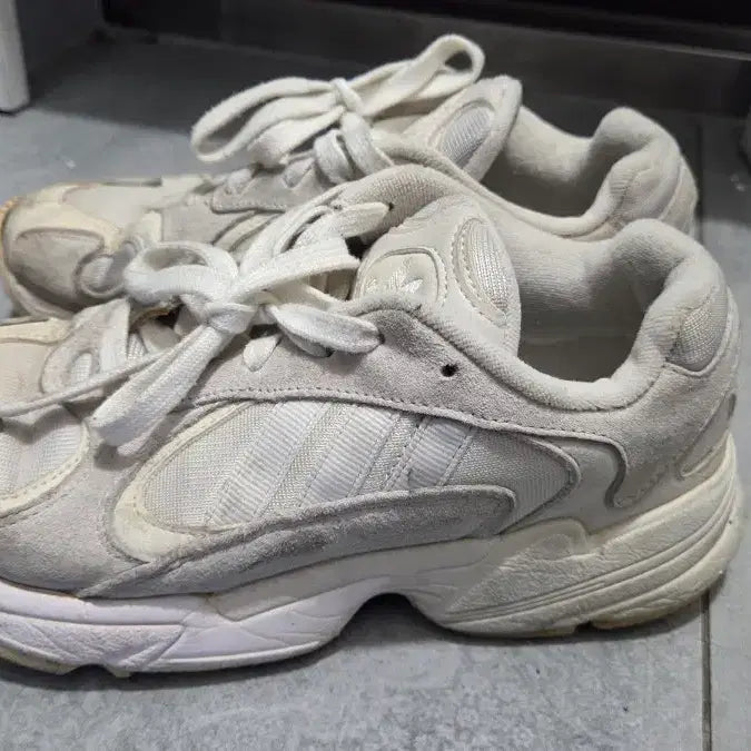 [BUNJANG] Adidas Yung-1 Sneakers 240mm White / 아디다스 영원(Yung-1)  스니커즈 운동화 240mm 화이트
