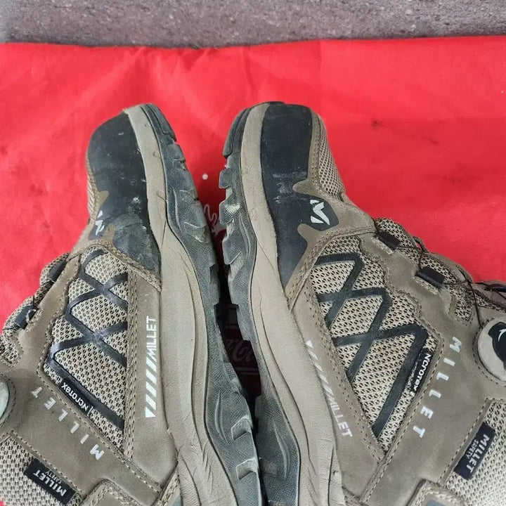 [BUNJANG] Millet Brown Hiking Boots / 밀레 등산화 브라운 다이얼 시스템