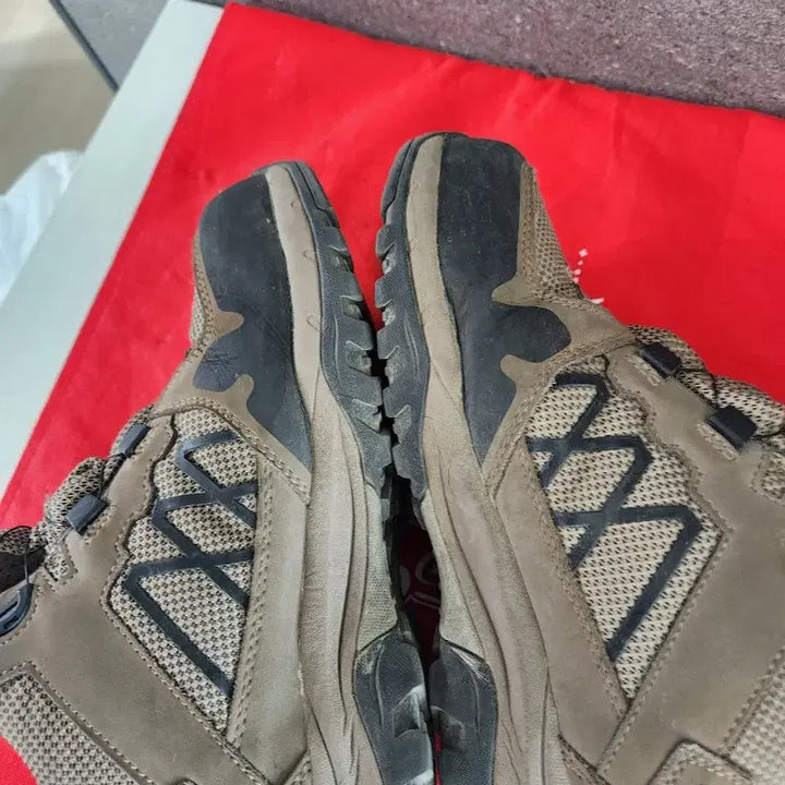 [BUNJANG] Millet Brown Hiking Boots / 밀레 등산화 브라운 다이얼 시스템