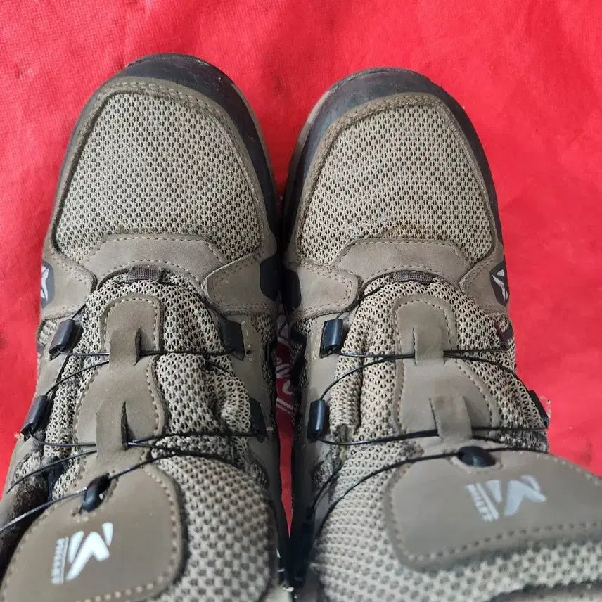 [BUNJANG] Millet Brown Hiking Boots / 밀레 등산화 브라운 다이얼 시스템