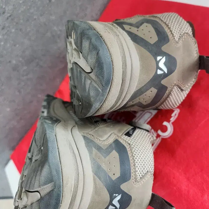 [BUNJANG] Millet Brown Hiking Boots / 밀레 등산화 브라운 다이얼 시스템