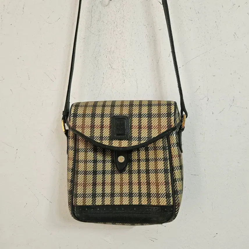 [SOLD OUT] 체크무늬 크로스백 빈티지 가방