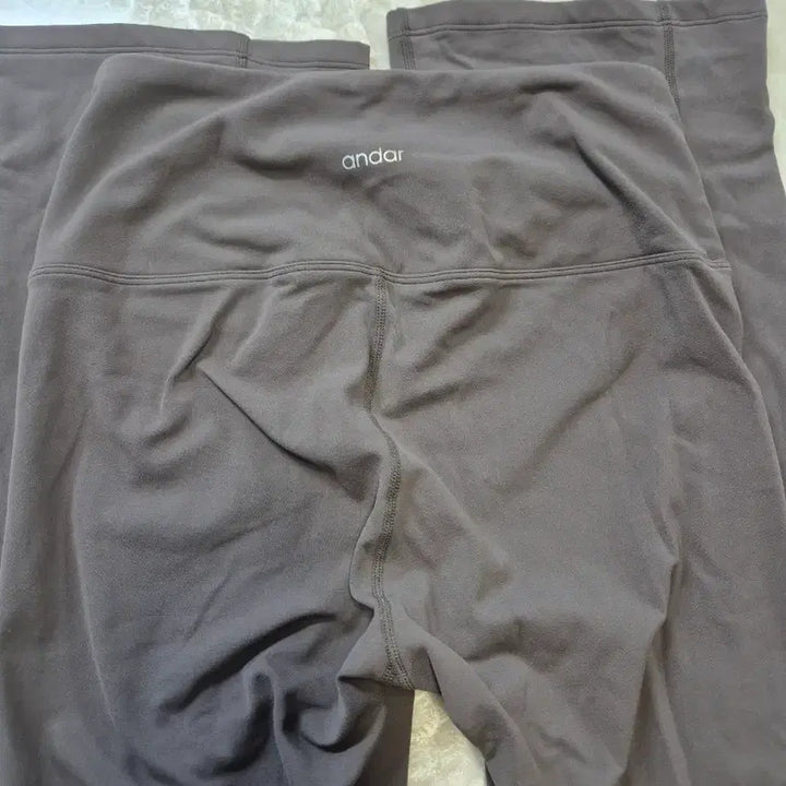 [BUNJANG] Andar Fleece Lined Bootcut Leggings / 안다르 기모 부츠컷 레깅스