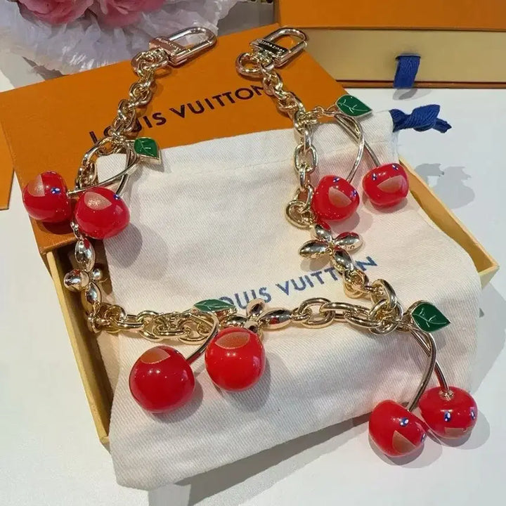 [SOLD OUT] 루이비통 체리 펜던트 키링키홀더 차 키링 가방 액세서리