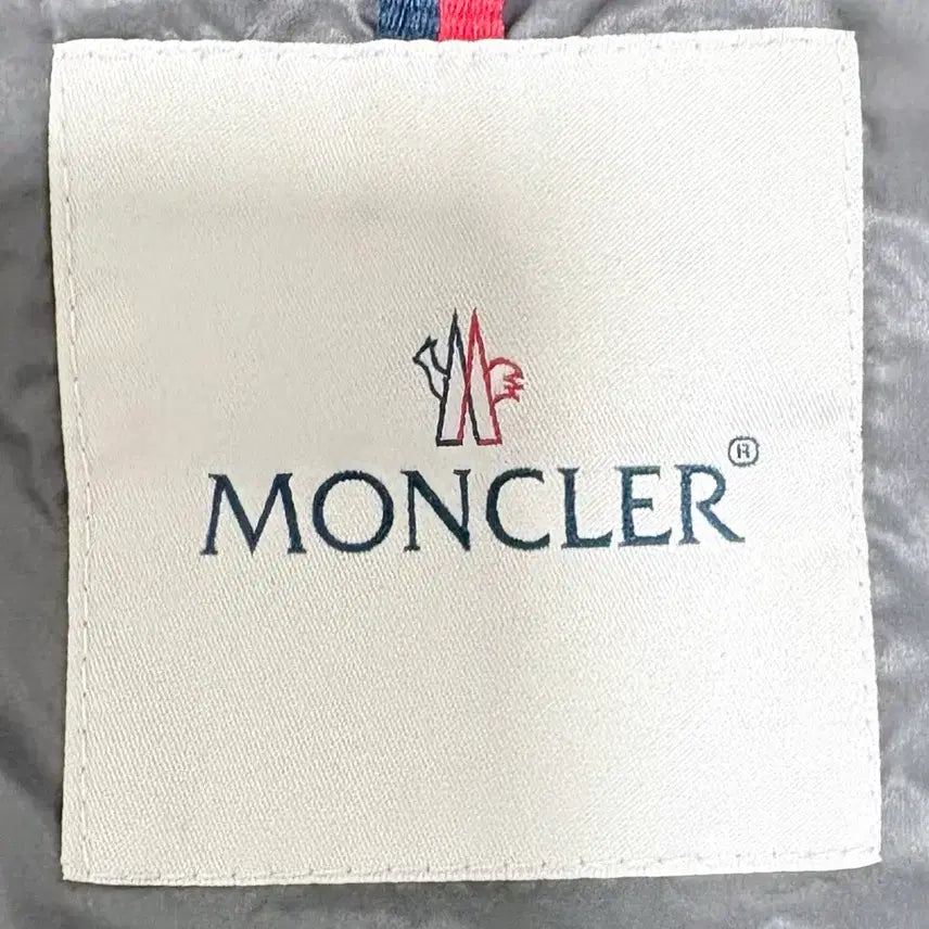 [SOLD OUT] 급처) 정품 몽클레어 블랙 패딩조끼 후드 2사이즈