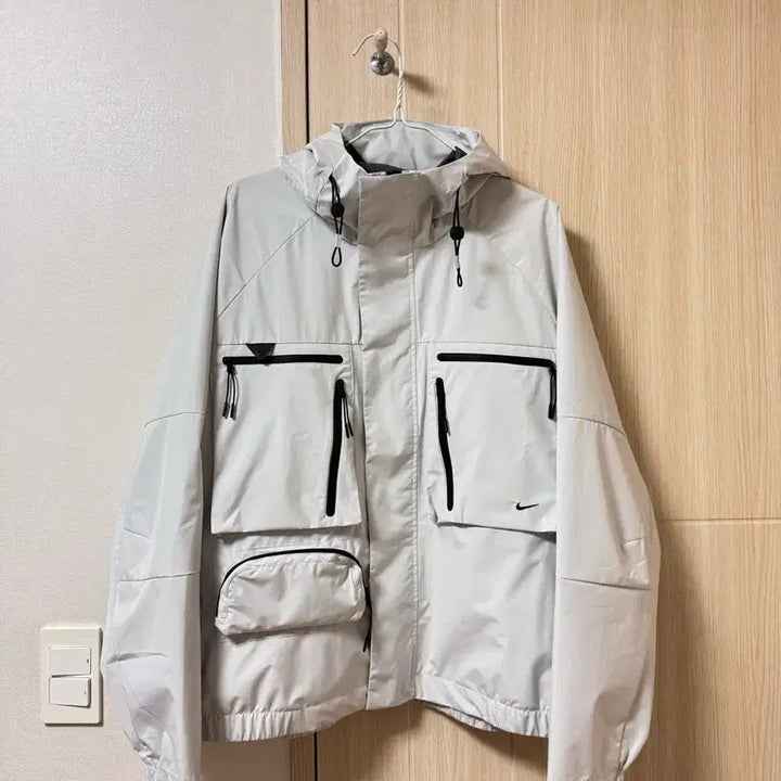 [SOLD OUT] 나이키 테크 슈퍼라이트 바람막이 L