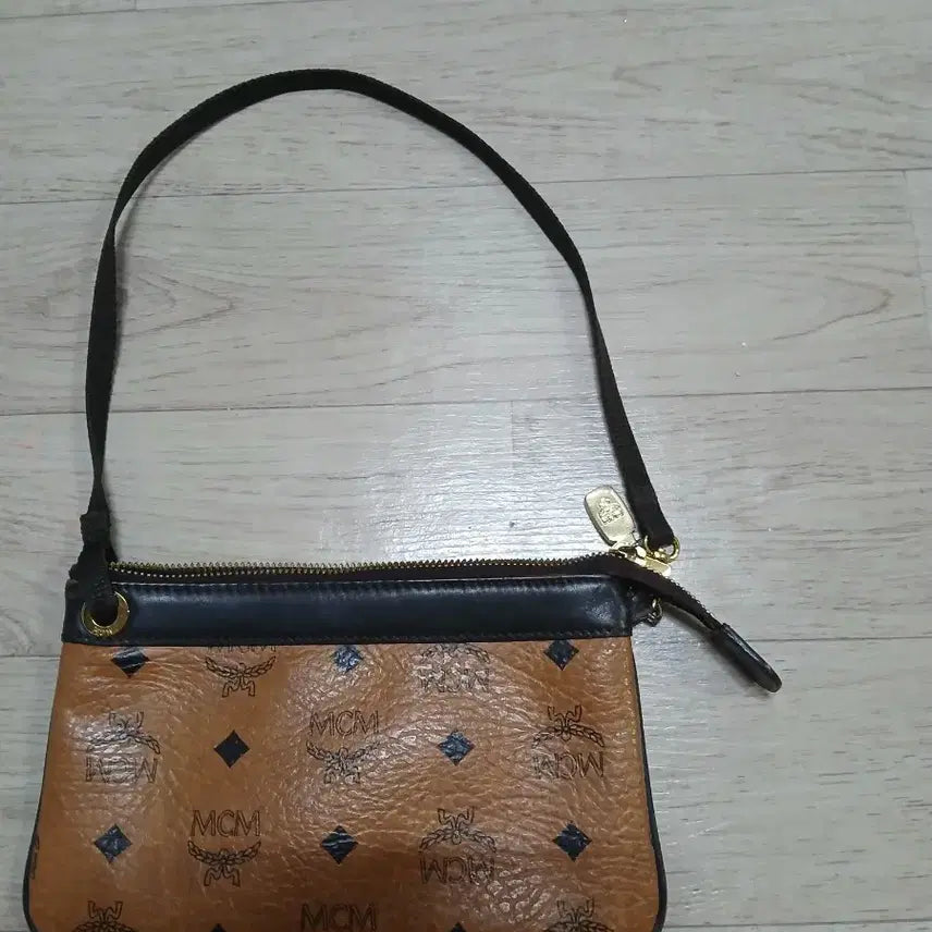 [BUNJANG] MCM Vintage Mini Shoulder Bag Brown / MCM 빈티지 미니 숄더백 브라운