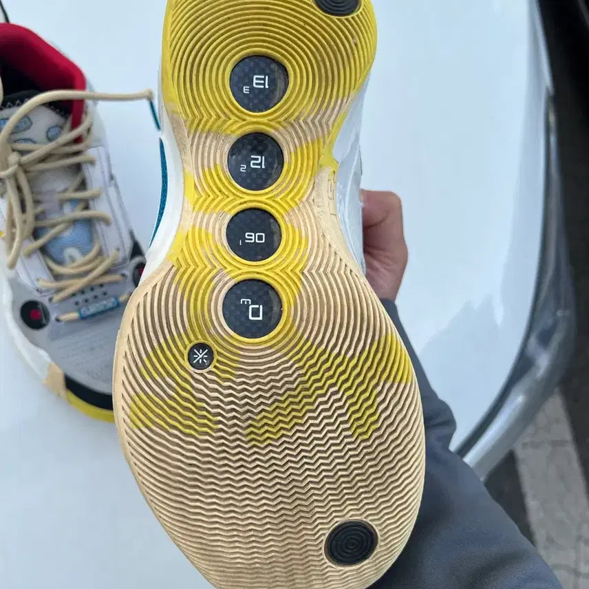 [BUNJANG] Li-Ning WOW10 Basketball Shoes (US 8) / 리닝 WOW10 미드 260 / US8 판매