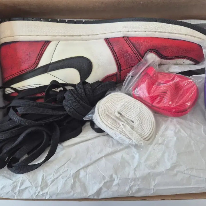 [BUNJANG] Nike Air Jordan 1 High Sneakers / [275]라투시 벗투시 조던1 하이