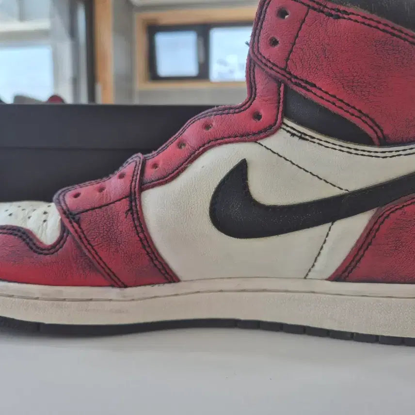 [BUNJANG] Nike Air Jordan 1 High Sneakers / [275]라투시 벗투시 조던1 하이