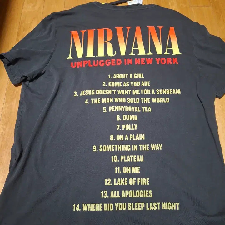 [BUNJANG] Nirvana Unplugged Official T-shirt / 너바나 Nirvana unplugged 공식 반팔 티셔츠 시원소재