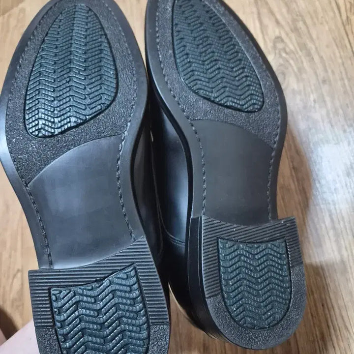 [SOLD OUT] MOOK 엠무크 남성  260 (  미사용급)