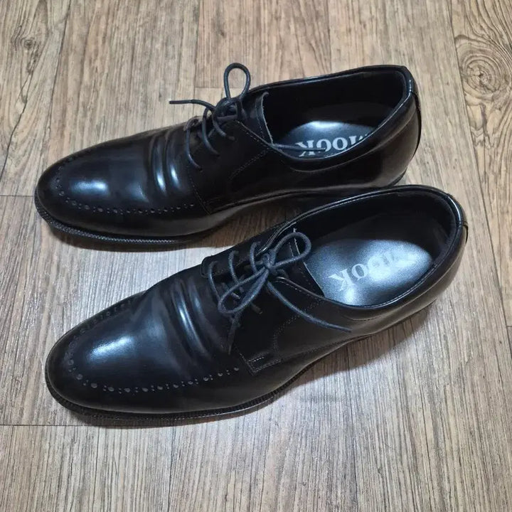 [SOLD OUT] MOOK 엠무크 남성  260 (  미사용급)