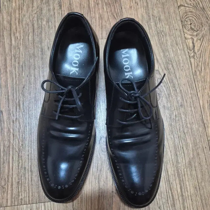 [SOLD OUT] MOOK 엠무크 남성  260 (  미사용급)