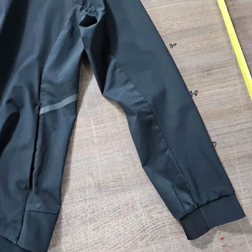 [SOLD OUT] 푸마 블랙 후드 집업 얇은 바람막이 XL