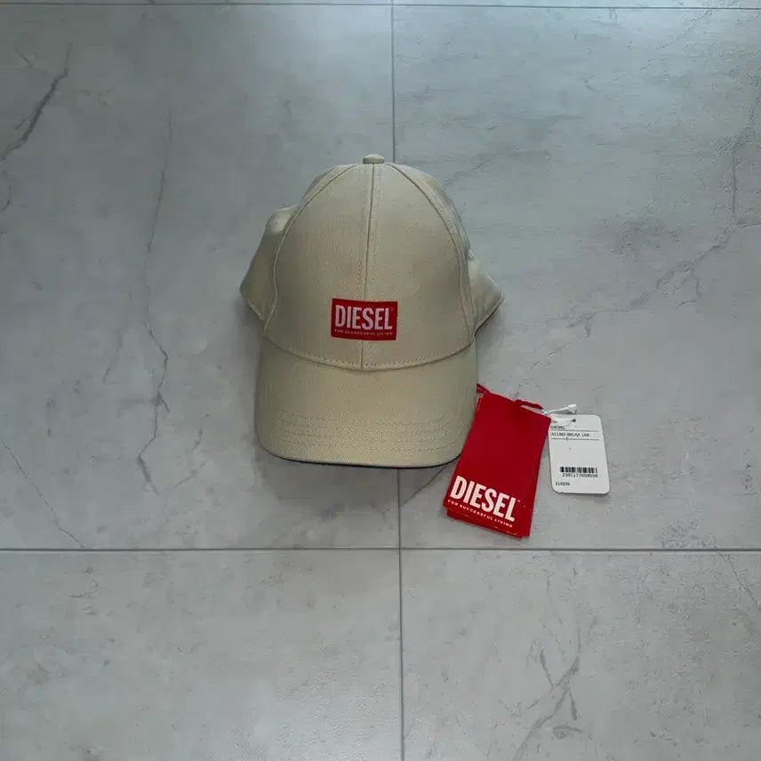 [BUNJANG] Diesel Kori Wash Logo Baseball Cap White Size 02 / (새상품) 디젤 코리 자크 워시 로고 모자 02사이즈