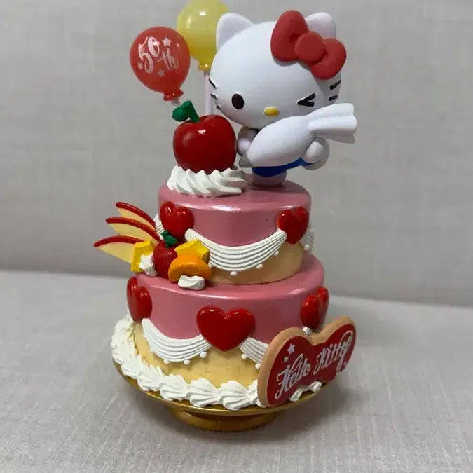 [BUNJANG] Sanrio Hello Kitty Cake Figure (Full Box) / 케이크키티 피규어(풀박스)