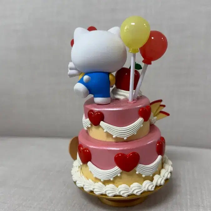 [BUNJANG] Sanrio Hello Kitty Cake Figure (Full Box) / 케이크키티 피규어(풀박스)