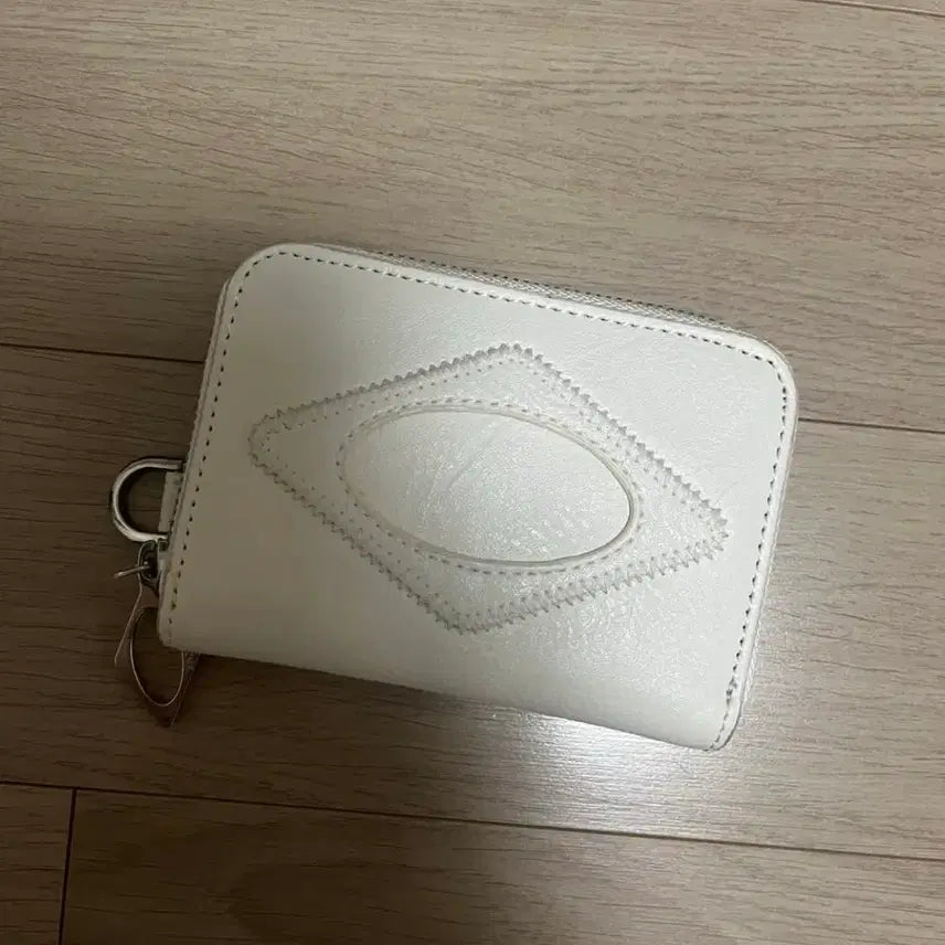 [SOLD OUT] 급처) 미스치프 롬버스 집 어라운드 월렛 화이트