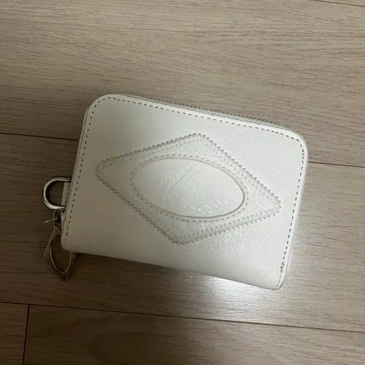 [SOLD OUT] 급처) 미스치프 롬버스 집 어라운드 월렛 화이트