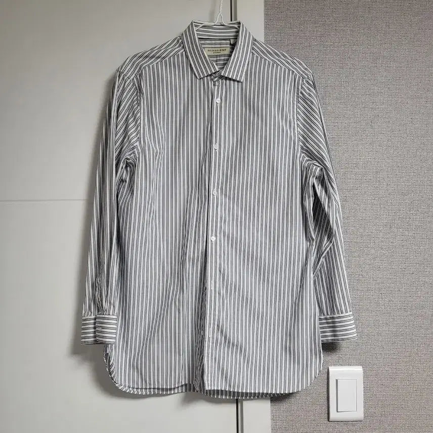 [BUNJANG] Burberry Striped Long Sleeve Shirt / 버버리 스트라이프 긴팔 셔츠
