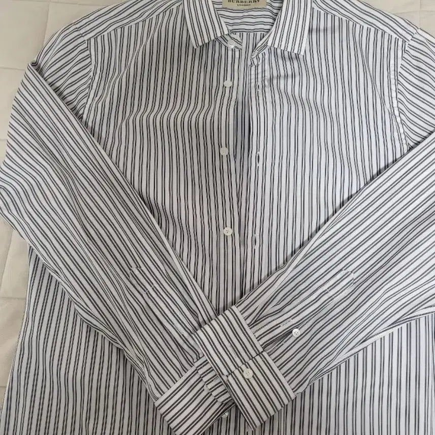 [BUNJANG] Burberry Striped Long Sleeve Shirt / 버버리 스트라이프 긴팔 셔츠