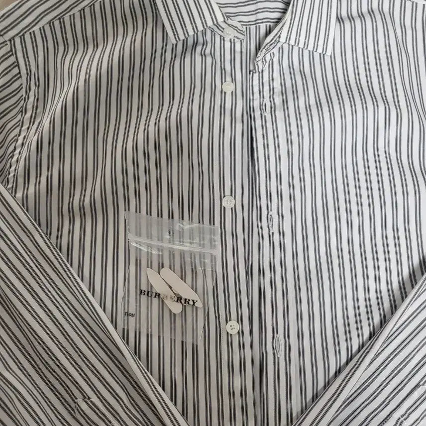 [BUNJANG] Burberry Striped Long Sleeve Shirt / 버버리 스트라이프 긴팔 셔츠