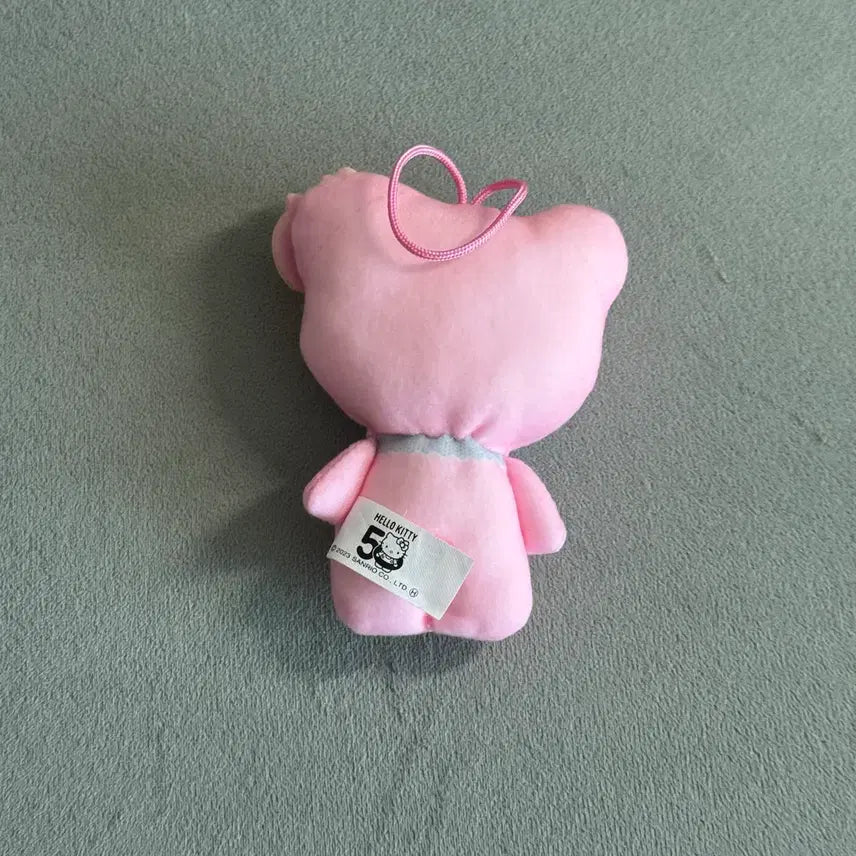 [BUNJANG] Sanrio Hello Kitty 50th Anniversary Strawberry Happy Meal Keychain / 산리오 헬로키티 50주년 해피밀 키링 딸기 판매 양도 합니다