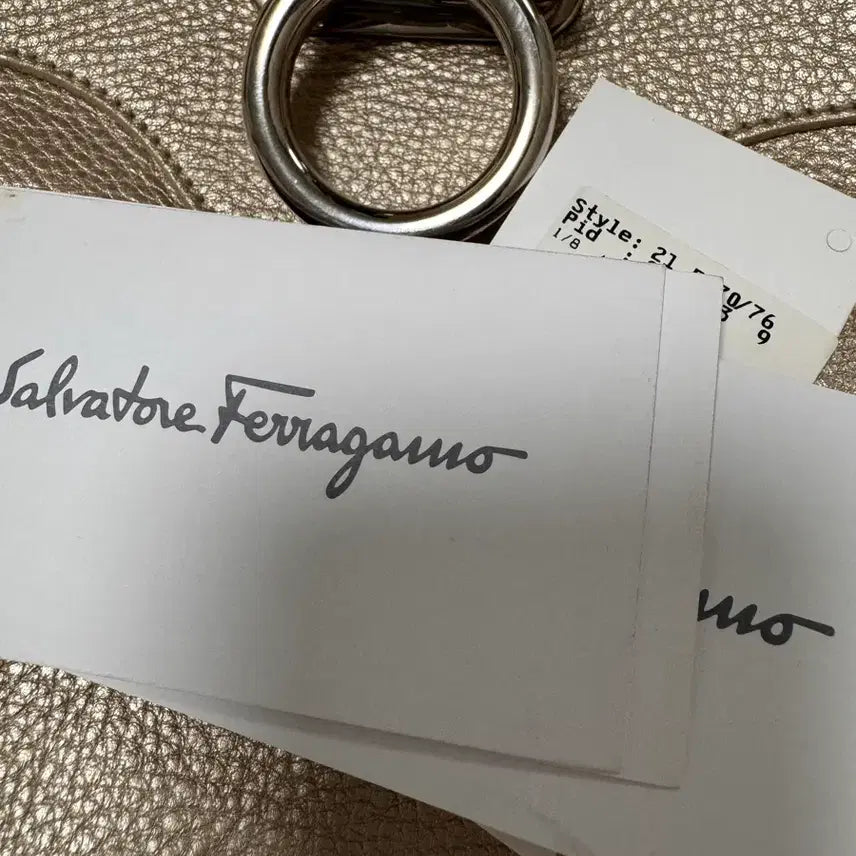 [BUNJANG] Ferragamo Gancini Shoulder Bag / 페라가모 간치니 숄더백