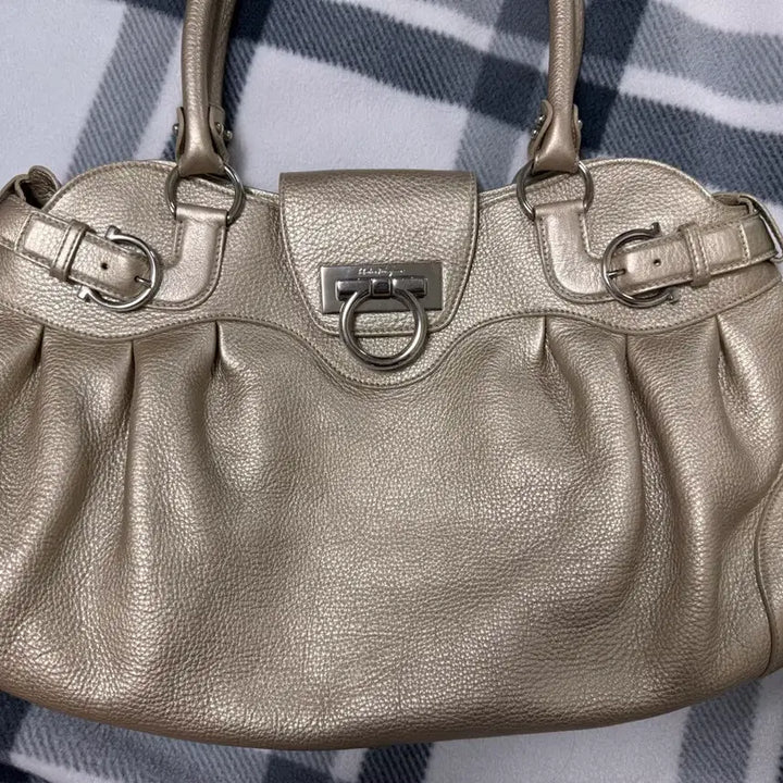 [BUNJANG] Ferragamo Gancini Shoulder Bag / 페라가모 간치니 숄더백