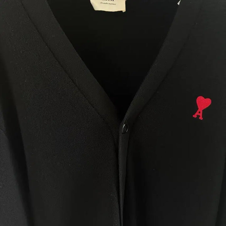 [BUNJANG] AMI Small Heart Black Wool Cardigan L / 아미 스몰 하트 블랙 가디건 L