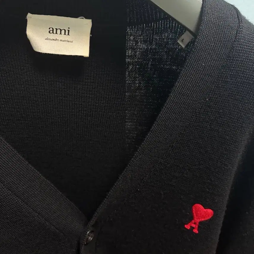 [BUNJANG] AMI Small Heart Black Wool Cardigan L / 아미 스몰 하트 블랙 가디건 L