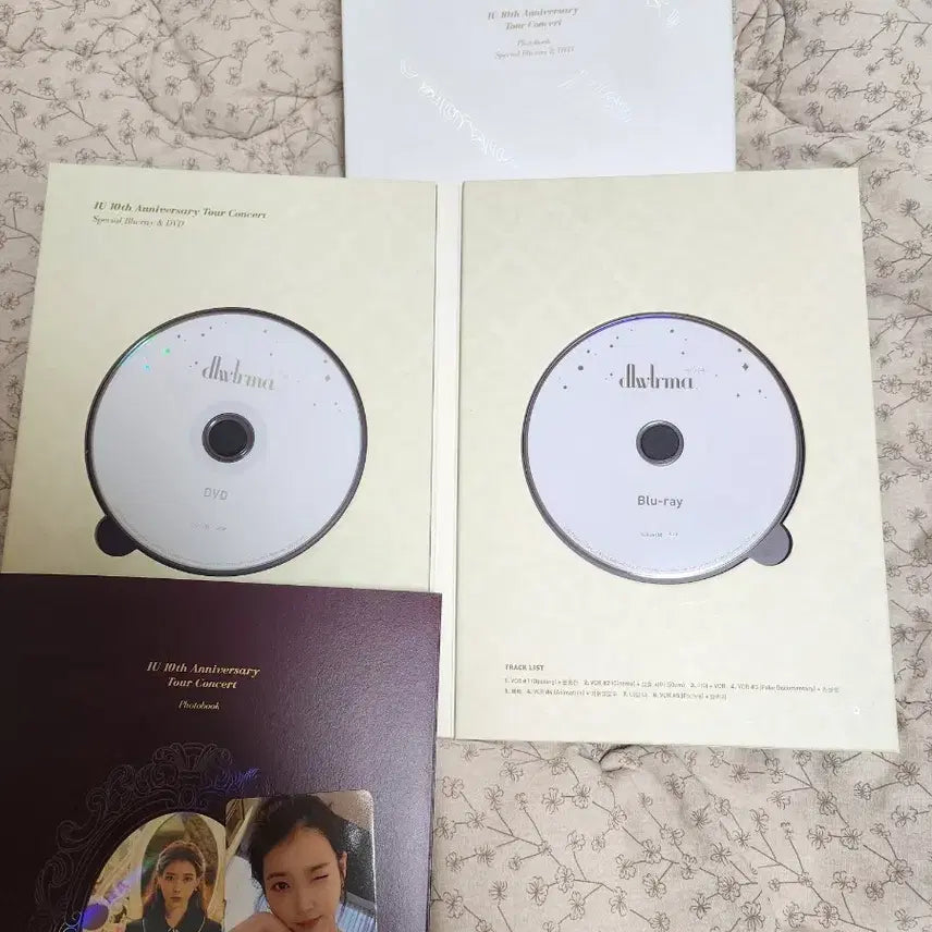 [BUNJANG] IU 10th Anniversary DVD/Blu-ray Set / 아이유 10주년  DVD 블루레이