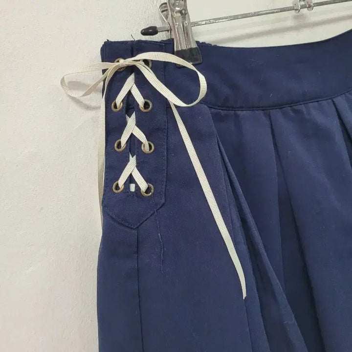 [BUNJANG] axes femme Navy Pleated Shorts / axes femme 네이비 플리츠  바지