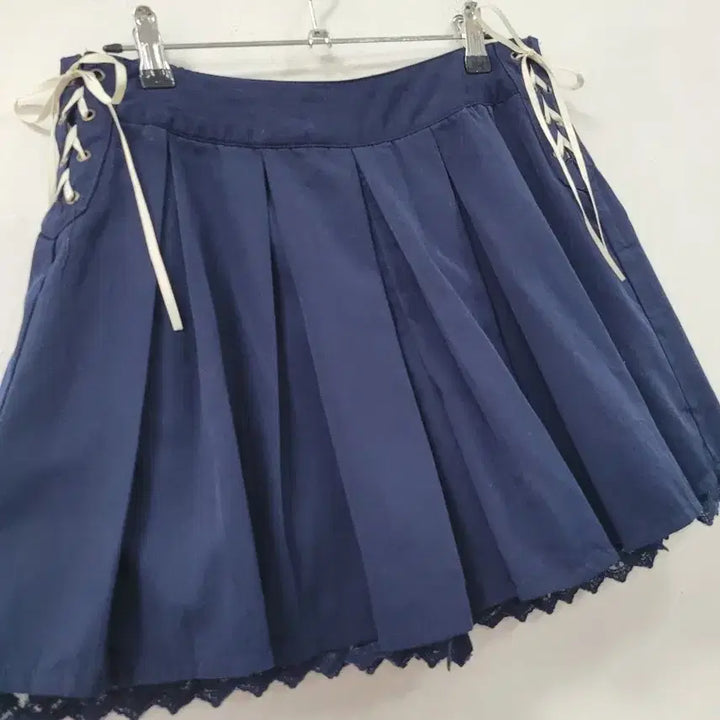 [BUNJANG] axes femme Navy Pleated Shorts / axes femme 네이비 플리츠  바지