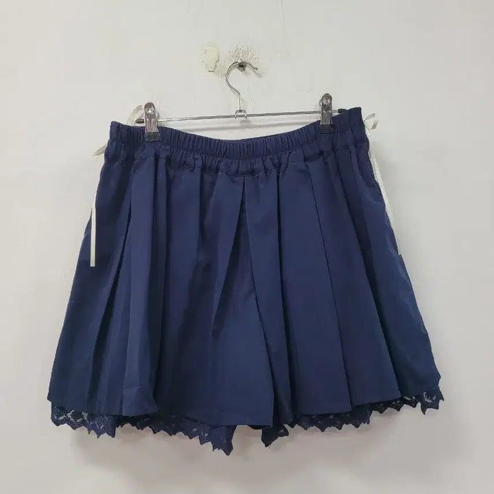 [BUNJANG] axes femme Navy Pleated Shorts / axes femme 네이비 플리츠  바지