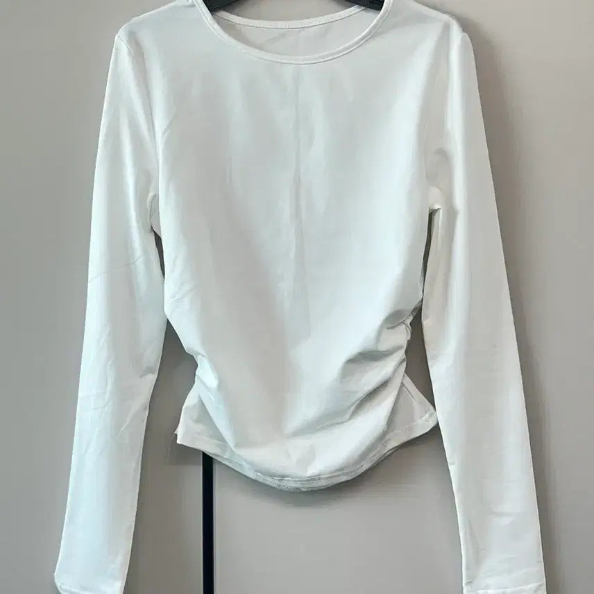 [SOLD OUT] 긴팔 티셔츠 블랙/화이트 2장