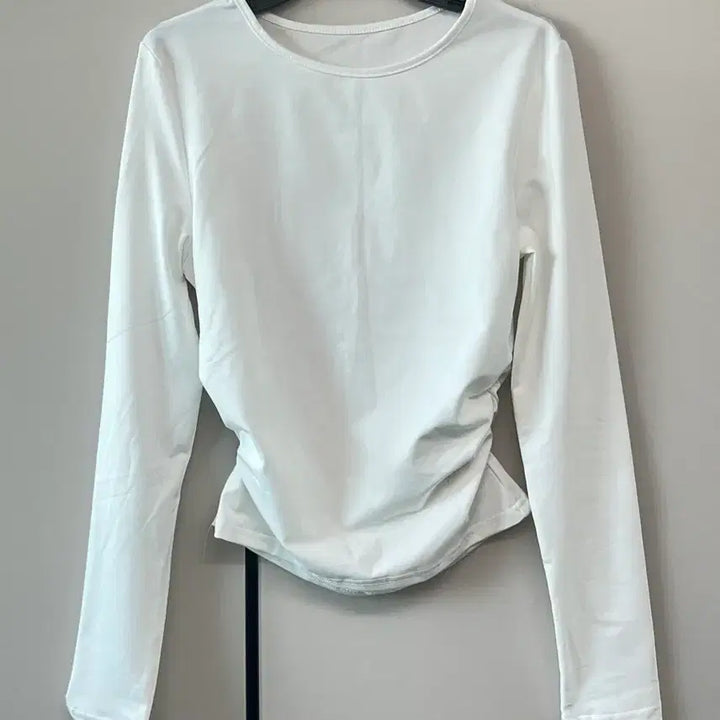 [SOLD OUT] 긴팔 티셔츠 블랙/화이트 2장