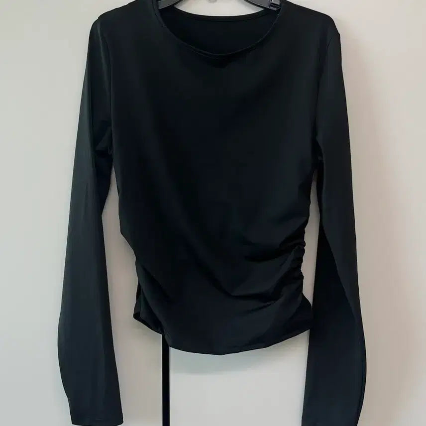 [SOLD OUT] 긴팔 티셔츠 블랙/화이트 2장