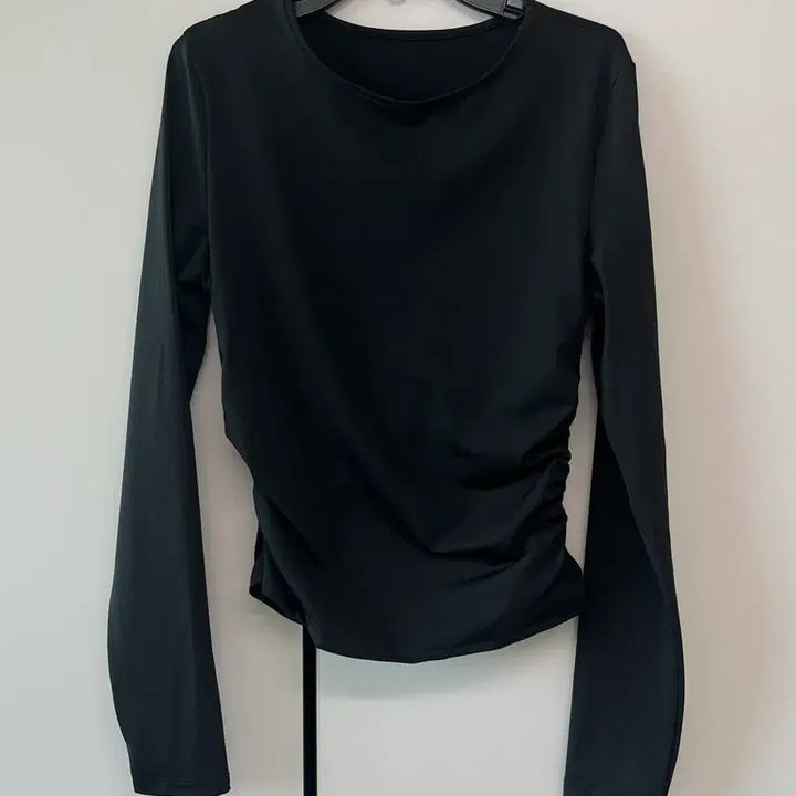 [SOLD OUT] 긴팔 티셔츠 블랙/화이트 2장